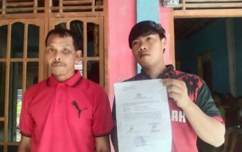 Aksi Koboy ! Diduga Oknum Polisi Berpakaian Preman Stop Pemotor Langsung