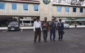 Para Advokat dan Konsultan Hukum Dari Law Office Menyampaikan Surat Permohonan Perlindungan Hukum Kepada Bupati Muba