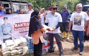 Kapolda Sumsel Sambangi  dan Berikan Masyarakat Terdampak Banjir  