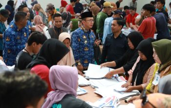 Dani Ramdan Tinjau Gudang Logistik KPU di Cikarang Timur