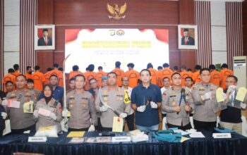 Kombes Pol Twedi Pimpin Konferensi Pers Keberhasilan Reskrim dan Polsek Jajaran