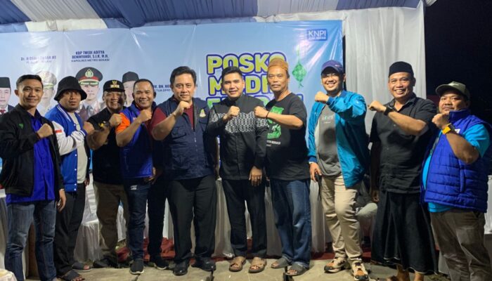 Sekda Kab. Bekasi Kunjungi Posko Mudik DPD KNPI dekat Tapal Batas 