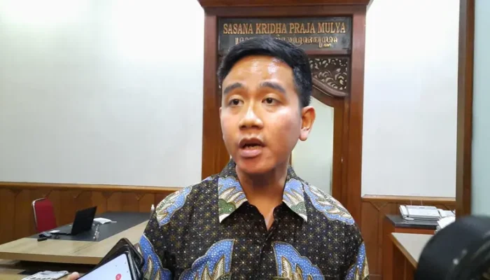 Gibran Soal Orang Toxic Tanyakan Pak Luhut Saja