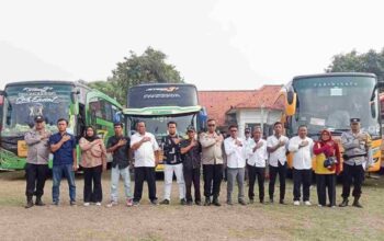 HUT Bhayangkara Ke- 78 Polsek Pebayuran Kawal Dan Amankan Pemberangkatan Masa Menuju Monas