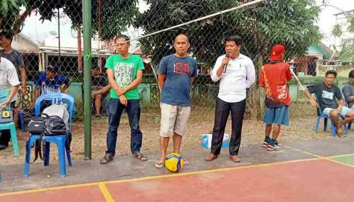 Dalam Rangka Menyambut HUT RI Ke-79 Pemerintah Kelurahan Pulau Temiang Adakan Turnamen Volly Ball Lurah Cup