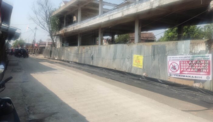 Tanpa adanya Transparansi dengan tidaknya Papan Informasi Publik, Proyek Pengecoran Jalan Pasar Muara  Enim “Diduga Proyek siluman/ tak bertuan ?”