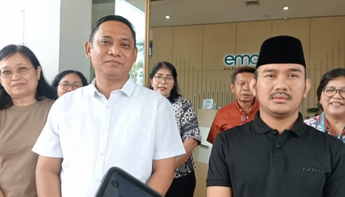 Ade Kuswara Kunang bersama dr Asep Surya Atmaja Pemeriksaan kesehatan-Medical Check Up (MCU) di RSUD Kabupaten Bekasi