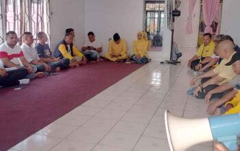 Pasangan Agus-Nazar Doa Bersama di Posko Tim Pemenangan Sebelum Cabut Nomor Urut