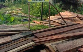 Waduh !! Diduga Pemerintah Desa Papit Rehab Jembatan Gantung Asal Jadi