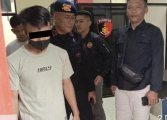 Satu Pelaku Tersangka Kasus Pengrusakan Kotak Suara Pilwako Sungai Penuh Menyerahkan Diri ke Polres Kerinci
