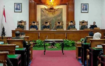 Bupati Tulungagung Menyampaikan LKPJ Tahun 2024 dan Pembentukan Pansus Pembahas Ranperda