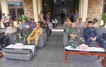 Dandim 0420/Sarko Diwakili Pabung Kodim 0420/Sarko Ikuti Apel Gelar Pasukan Ops Ketupat 2025 di Polres Sarolangun