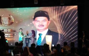 Ketua DPRD Sarolangun Penghargaan Indonesia People’s Choice Awards 2025 Kategori Best Legislative, Wakili Nominator Sampaikan Kata Sambutan