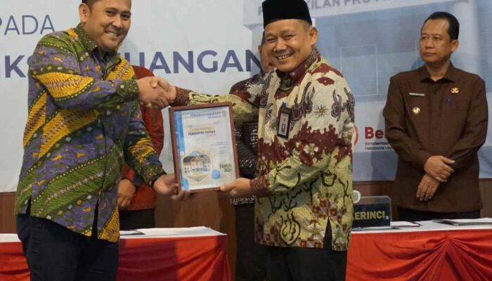 Bupati H M Syukur Sampaikan LKPD 2024 ke BPK