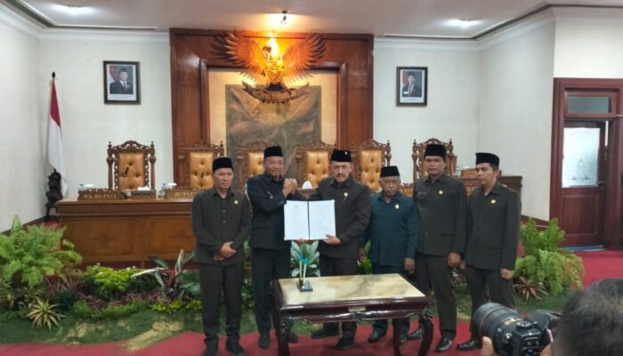 Rapat Paripurna DPRD dan Bupati Tulungagung Menyetujui Ranperda Serta Penyampaian Ranperda Pertanggungjawaban APBD 2024