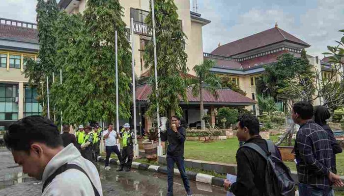 Aksi Koalisi Pemuda Rakyat Bangkit, Usut Tuntas Dugaan Gratifikasi Open Bidding Pejabat Kedinasan 