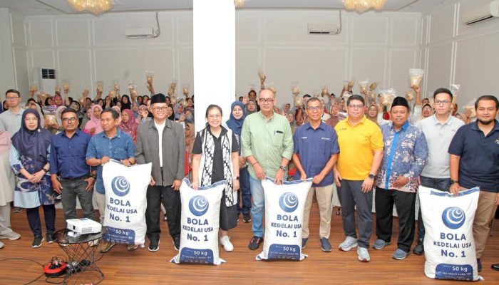Kolaborasi FKS Group dan PT Pelindo Multi Terminal dalam Mendorong UMKM Surabaya Naik Kelas Lewat Inovasi Pangan Kedelai yang Berkelanjutan