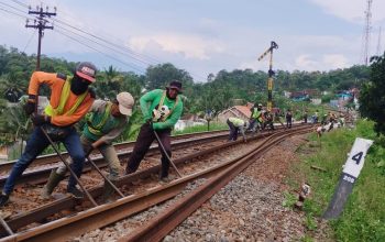 KAI Daop 2 Bandung Ganti 2.800 Meter Rel Untuk Tingkatkan Keselamatan dan Kenyamanan Perjalanan KA