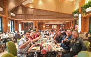 Makan Siang Bersama Ketum FERADI WPI dan Klien (Hendra Warsito/Tito) Bahas Penguatan Sinergi Advokat, Media, dan Masyarakat