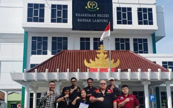 Kenapa Oknum Jaksa di Lampung, Rakhmad Setiawan S.H. terkesan kebal hukum, tolong saya Bapak Presiden”, Seru Siti Khotijah istri M. Umar Bin Abu Tholib