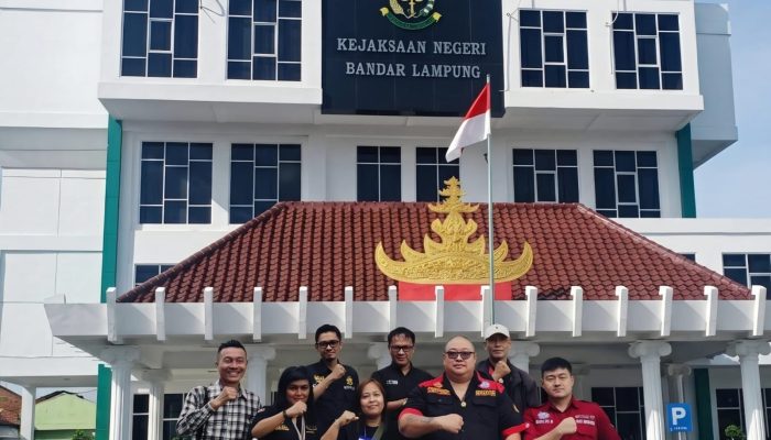 Kenapa Oknum Jaksa di Lampung, Rakhmad Setiawan S.H. terkesan kebal hukum, tolong saya Bapak Presiden”, Seru Siti Khotijah istri M. Umar Bin Abu Tholib