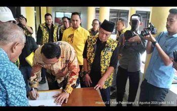 Andie Dinialdie, S.E., M.M Kembalikan Formulir Pendaftaran Calon Ketua DPD Partai Golkar Sumsel
