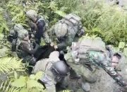 Demi Pulangkan Korban, Prajurit TNI Terobos Medan Ekstrem dan Hadapi Hujan Peluru OPM di Yahukimo