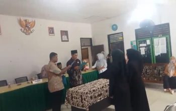 Camat Mersam Beri Pesan Tegas Saat Sertijab Dua Kasi Desa Benteng Renda