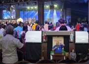 Ketum FERADI WPI mengikuti ibadah di JKI HTE / Higher Then Ever  Semarang, “Sudah saatnya gereja ini membuka ibadah pk.14.00 dan 20.00 WIB karena sudah terlalu sesak”, Pendapat Ev. Donny Andretti.