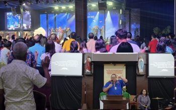 Ketum FERADI WPI mengikuti ibadah di JKI HTE / Higher Then Ever  Semarang, “Sudah saatnya gereja ini membuka ibadah pk.14.00 dan 20.00 WIB karena sudah terlalu sesak”, Pendapat Ev. Donny Andretti.