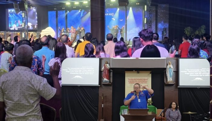Ketum FERADI WPI mengikuti ibadah di JKI HTE / Higher Then Ever  Semarang, “Sudah saatnya gereja ini membuka ibadah pk.14.00 dan 20.00 WIB karena sudah terlalu sesak”, Pendapat Ev. Donny Andretti.