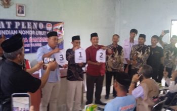 Pan Pilkades Laksanakan Penetapan dan Undian No Urut Calkades Bantarsari Sesuai Tahapan.