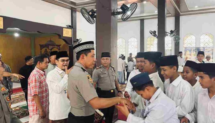 Polisi Bersama Masyarakat, Kapolres Merangin Perkuat Sinergitas Lewat Jum’at Keliling